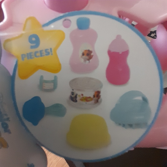 9 Pc Toy Pet Carrier w additioal  pcs - Picture 2 of 2